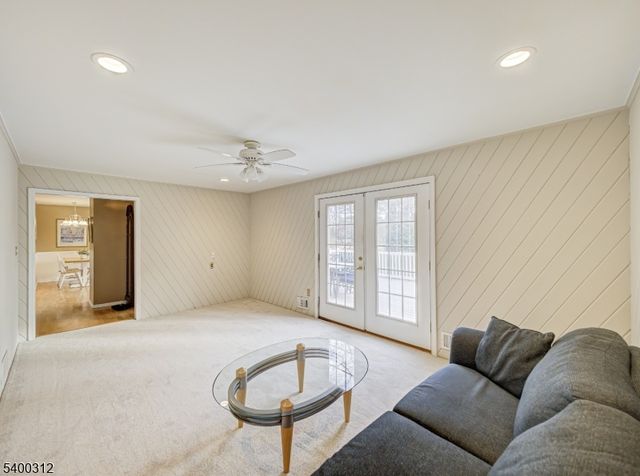 37 Samuel Drive, Raritan Twp., NJ 08822