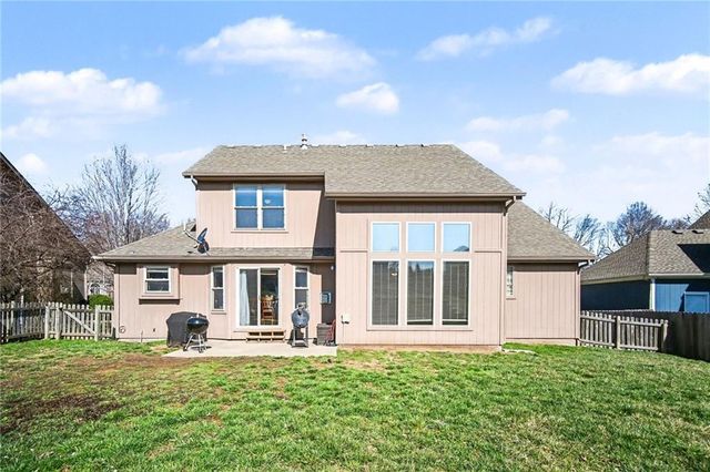 1009 NW Burr Oak Lane, Grain Valley, MO 64029