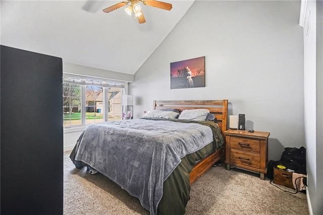 1009 NW Burr Oak Lane, Grain Valley, MO 64029