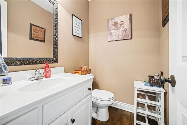 1009 NW Burr Oak Lane, Grain Valley, MO 64029