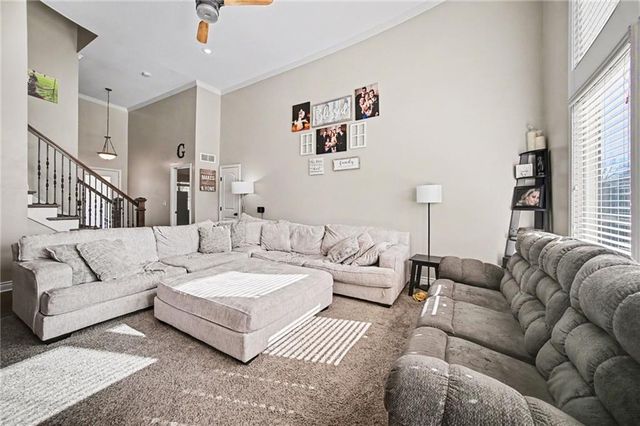 1009 NW Burr Oak Lane, Grain Valley, MO 64029