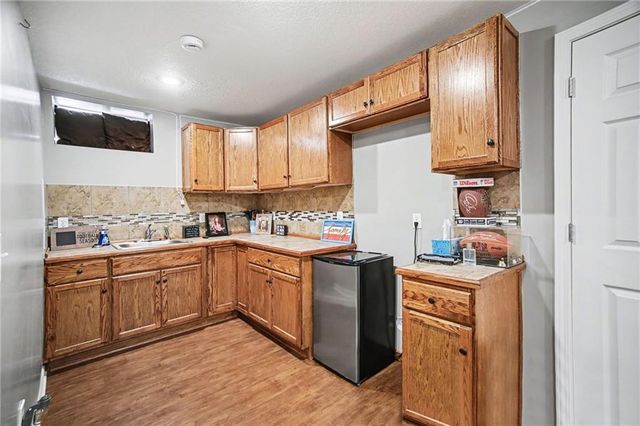 1009 NW Burr Oak Lane, Grain Valley, MO 64029