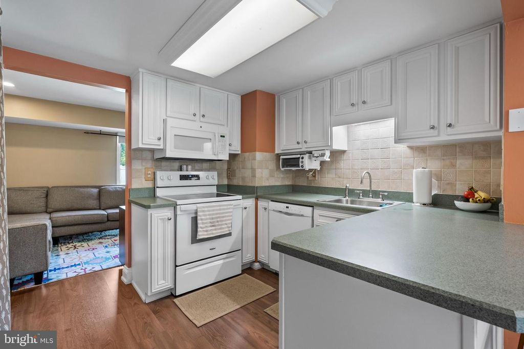 1142 GOLDEN POND CT, Voorhees, NJ 08043