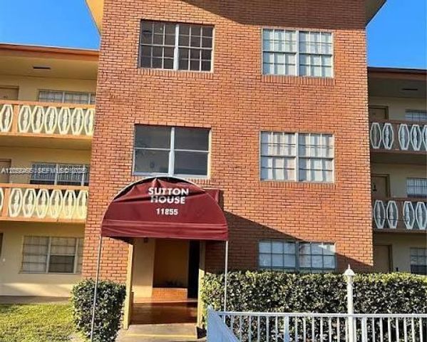 11855 NE 19th Drive 22, North Miami, FL 33181