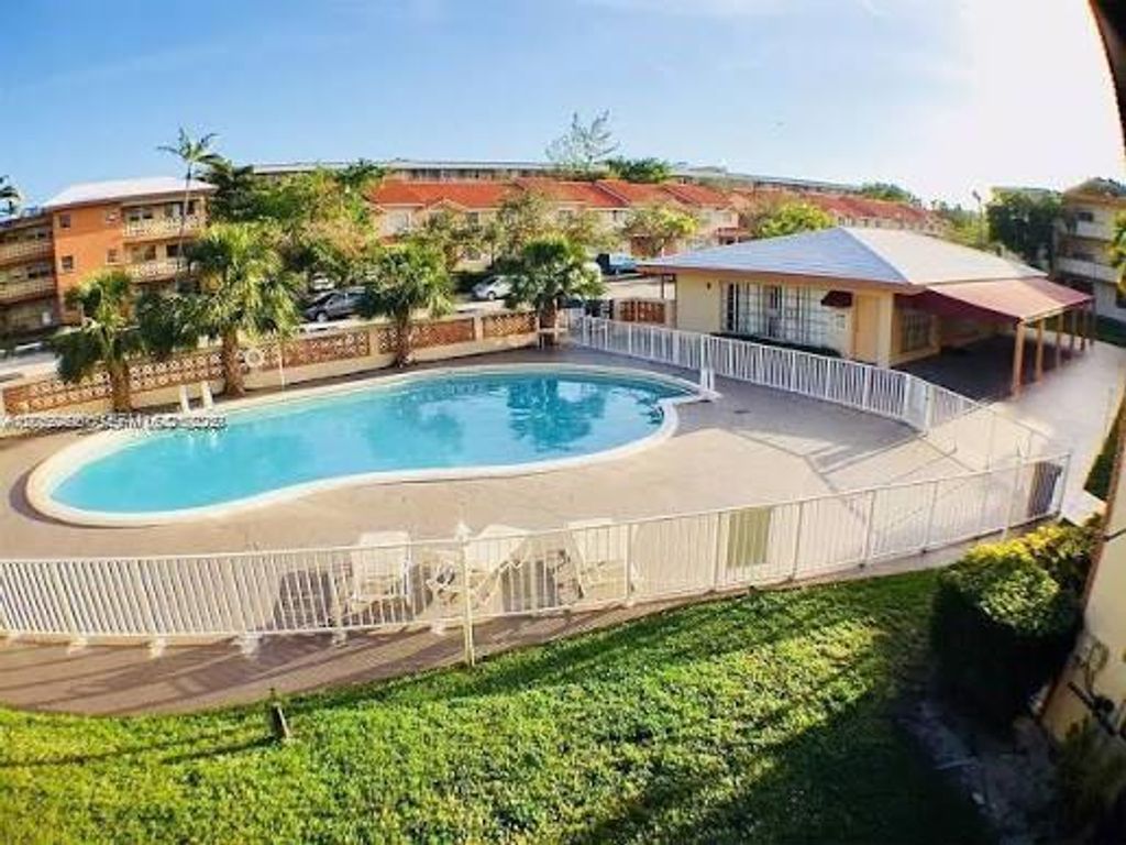 11855 NE 19th Drive 22, North Miami, FL 33181