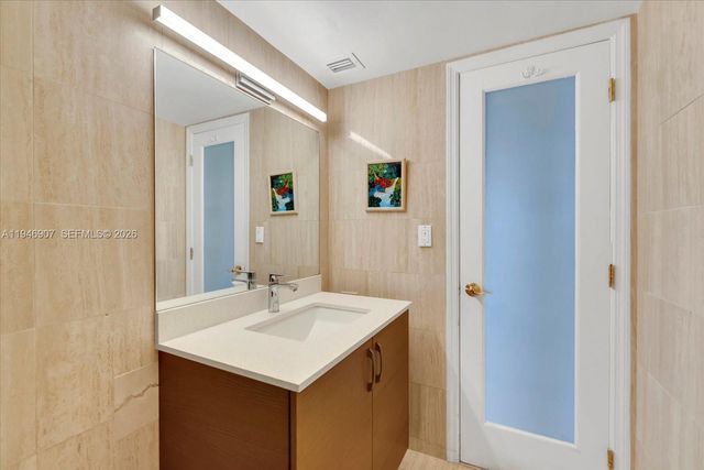 2843 S Bayshore Dr 11C, Miami, FL 33133