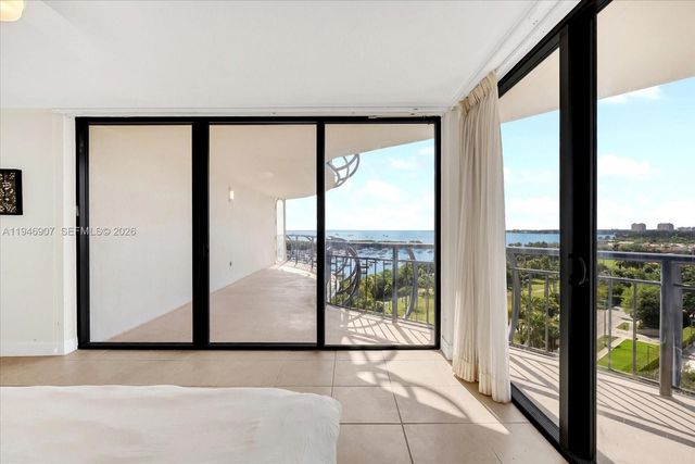 2843 S Bayshore Dr 11C, Miami, FL 33133