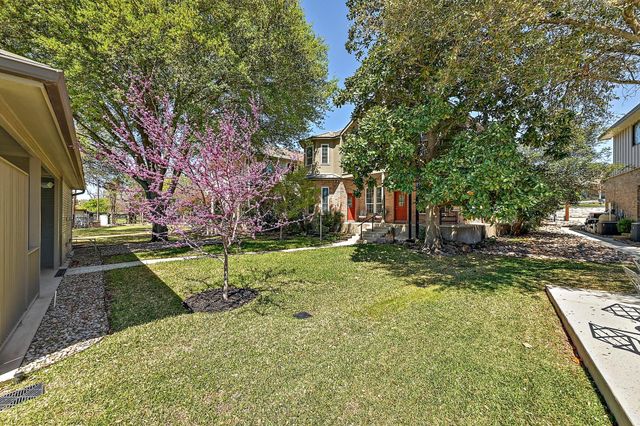 2210 Fredwoods DR, Kingsland, TX 78639