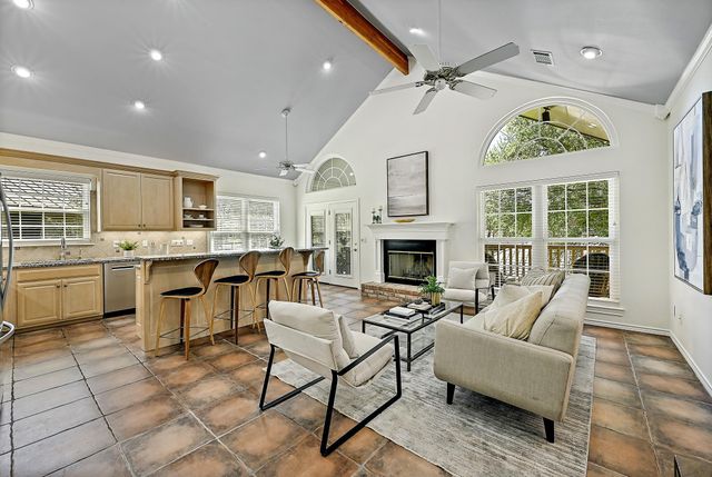 2210 Fredwoods DR, Kingsland, TX 78639