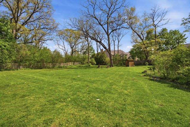 700 S Waukegan Road, Lake Forest, IL 60045