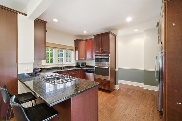 700 S Waukegan Road, Lake Forest, IL 60045
