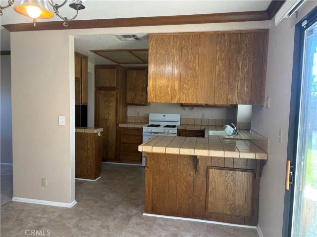 1828 Louise Avenue, Lancaster, CA 93534