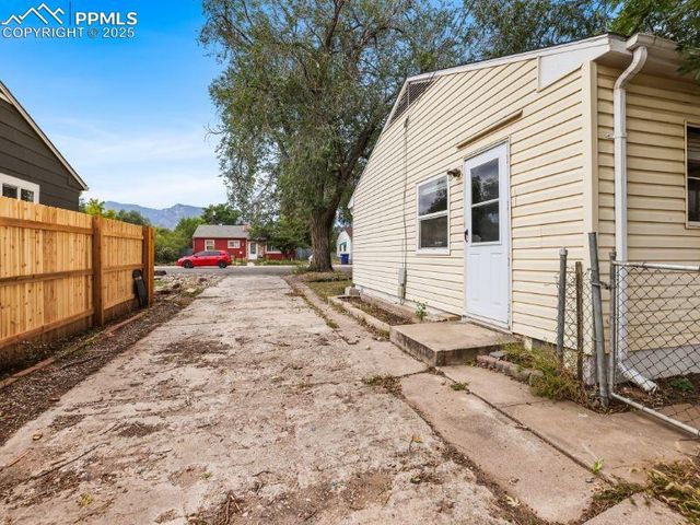 1923 S Sheridan Avenue, Colorado Springs, CO 80905