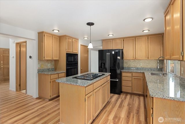 12706 52nd Place W, Mukilteo, WA 98275