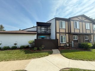 25 Fernwood Drive 25P, Bolingbrook, IL 60440
