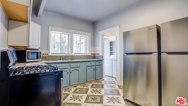 1477 W 29th Street, Los Angeles, CA 90007