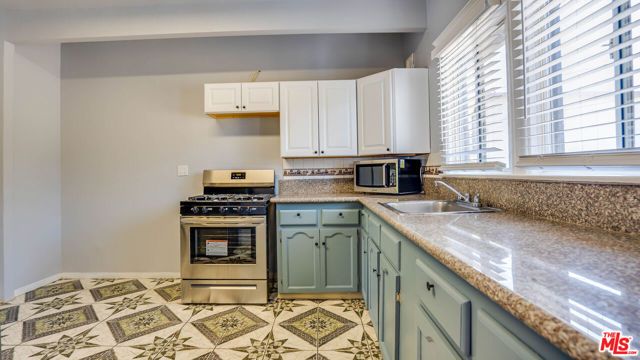 1477 W 29th Street, Los Angeles, CA 90007