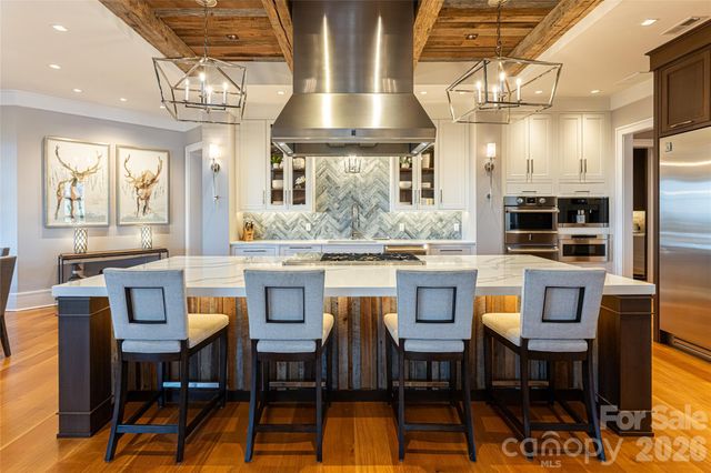 154 Bear View Road, Weaverville, NC 28787