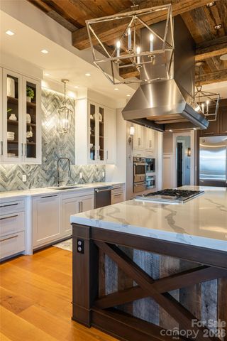 154 Bear View Road, Weaverville, NC 28787