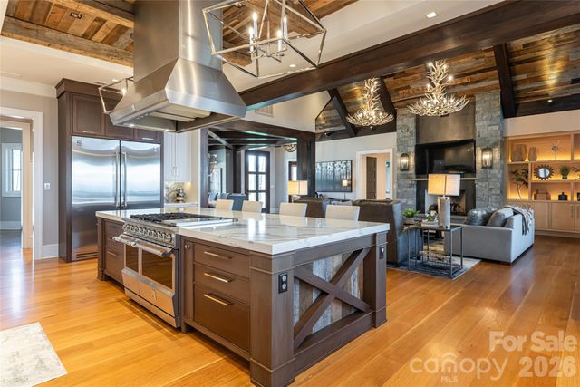 154 Bear View Road, Weaverville, NC 28787