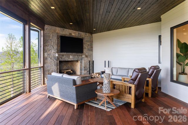 154 Bear View Road, Weaverville, NC 28787