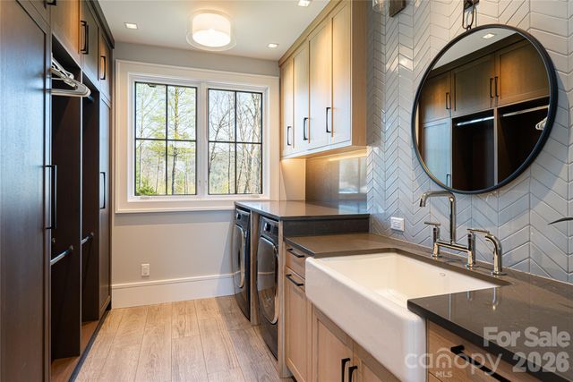 154 Bear View Road, Weaverville, NC 28787