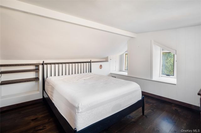 689 S Mountain Road, New City, NY 10956