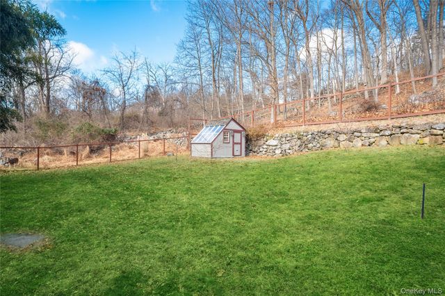 689 S Mountain Road, New City, NY 10956