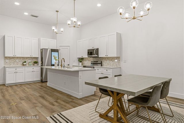 290 Dobbins Road NW, Palm Bay, FL 32907