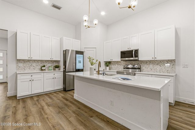 290 Dobbins Road NW, Palm Bay, FL 32907