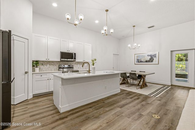 290 Dobbins Road NW, Palm Bay, FL 32907
