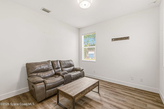 290 Dobbins Road NW, Palm Bay, FL 32907