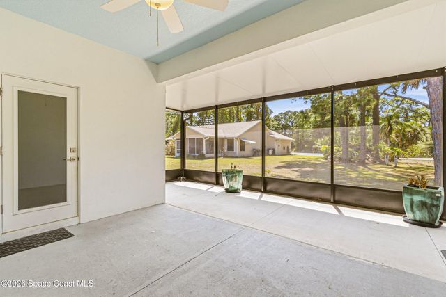 290 Dobbins Road NW, Palm Bay, FL 32907