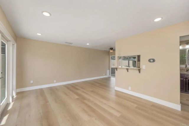870 Darrell St, Costa Mesa, CA 92627