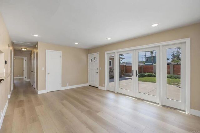 870 Darrell St, Costa Mesa, CA 92627