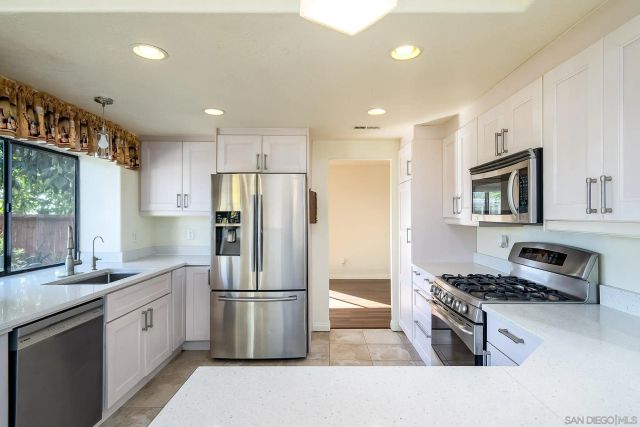 10137 Greenleaf Rd, Spring Valley, CA 91977