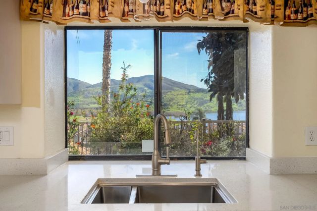 10137 Greenleaf Rd, Spring Valley, CA 91977