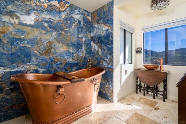 10137 Greenleaf Rd, Spring Valley, CA 91977