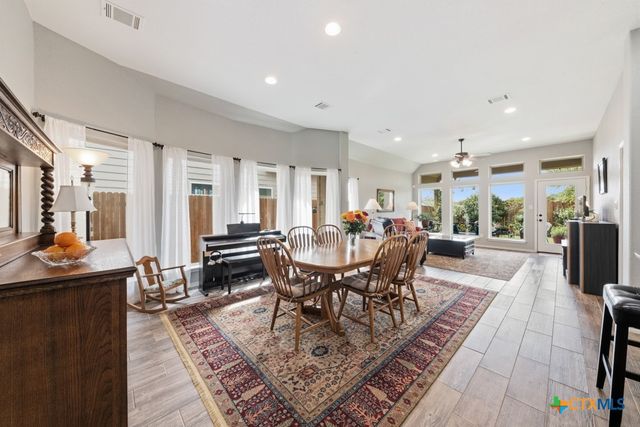 361 Lacey Oak Loop Loop, San Marcos, TX 78666