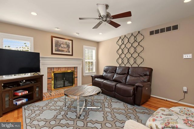 214 ABBEY LN, Lansdale, PA 19446
