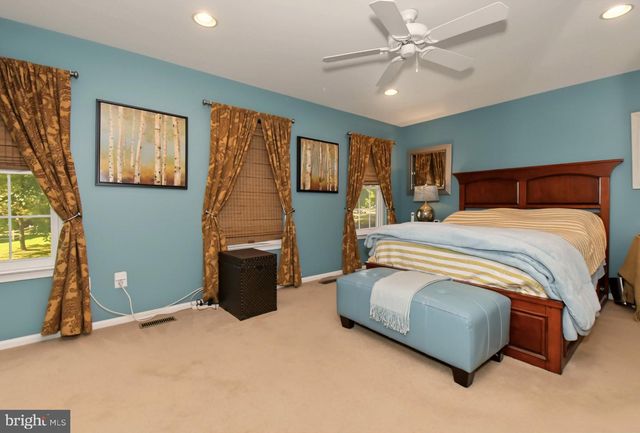 214 ABBEY LN, Lansdale, PA 19446