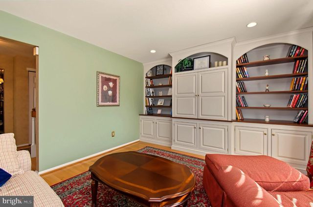 214 ABBEY LN, Lansdale, PA 19446