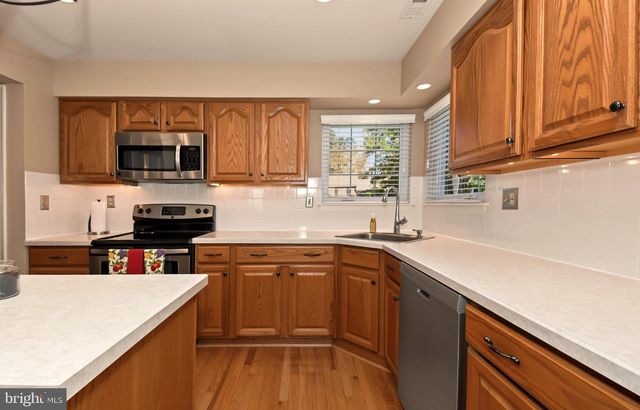 214 ABBEY LN, Lansdale, PA 19446