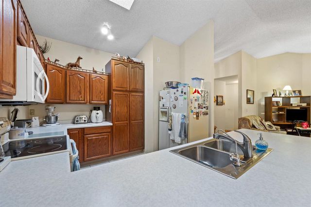 N1706 CATHERINE WAY, Waupaca, WI 54981