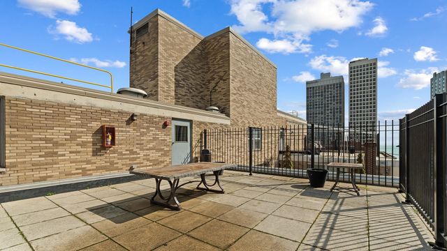 40 E Cedar Street 18A, Chicago, IL 60611