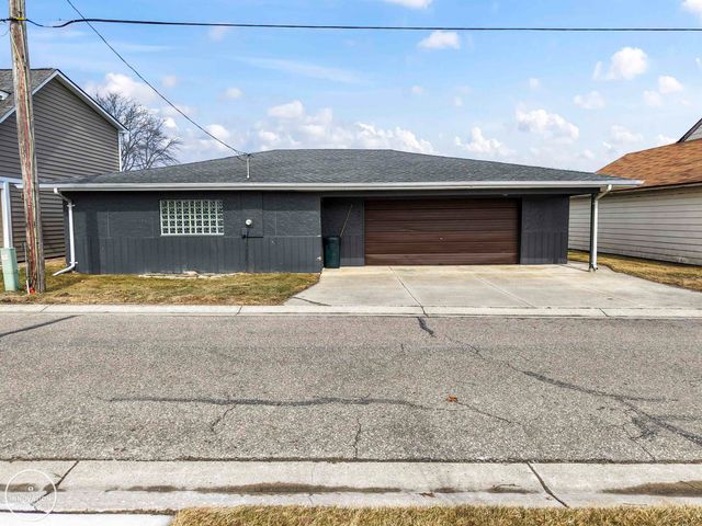 8447 Colony Drive, Algonac, MI 48001