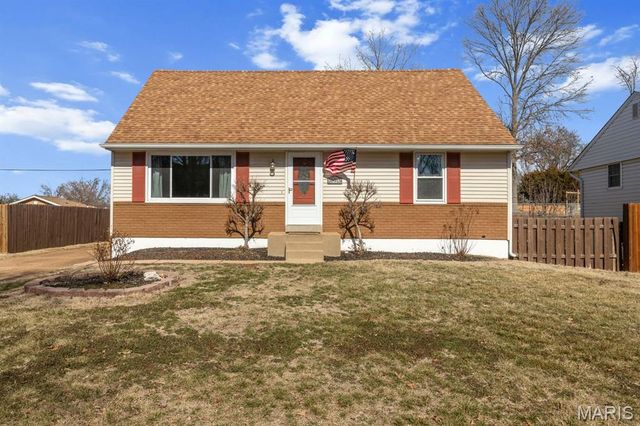 10915 Three Court Drive, St Louis, MO 63123