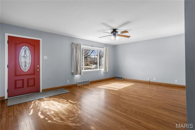 10915 Three Court Drive, St Louis, MO 63123