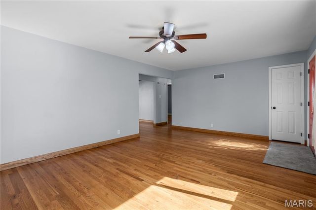 10915 Three Court Drive, St Louis, MO 63123