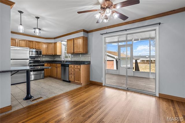 10915 Three Court Drive, St Louis, MO 63123